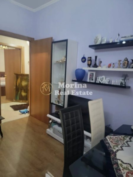 Tirane, jepet me qera apartament 2+1 Kati 3, 85 m² 600 € (Kristal Center)