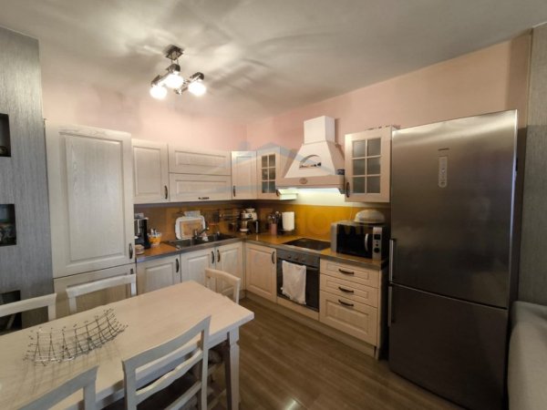 Shitet, Apartament 2+1, Rruga Ali Visha, Tiranë