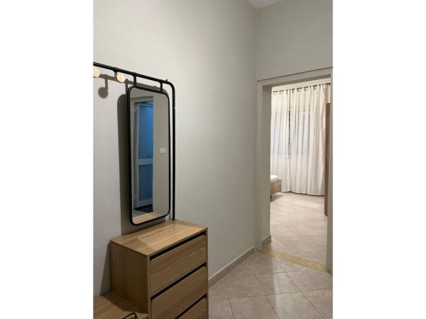 Tirane, jepet me qera apartament 1+1 Kati 2, 70 m² 500 € (Mine Peza)
