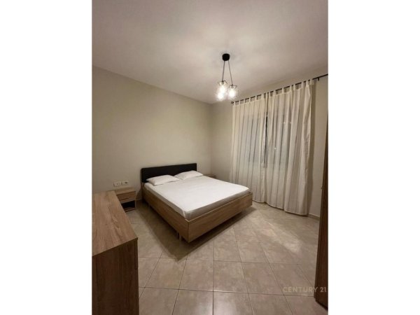 Tirane, jepet me qera apartament 1+1 Kati 2, 70 m² 500 € (Mine Peza)