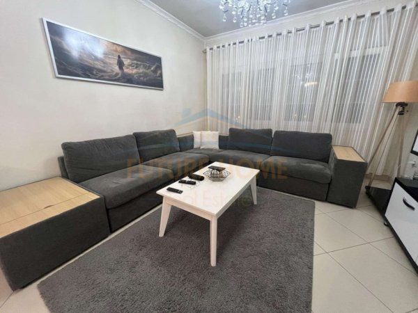 Tirane, jepet me qera apartament 2+1 Kati 4, 122 m² 500 € (Unaze e re, Astir)