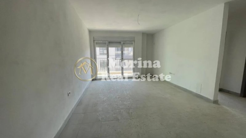 Tirane, jepet me qera apartament 2+1 Kati 3, 100 m² 400 € (Rruga 5 Maji)