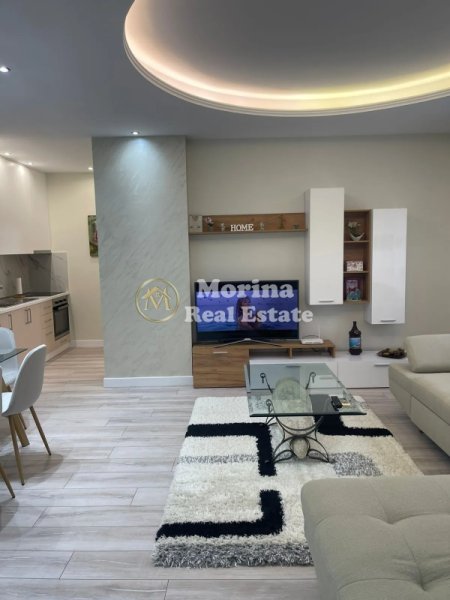Tirane, jepet me qera apartament 1+1+Ballkon Kati 9, 70 m² 900 € (Rruga e Kosovareve)