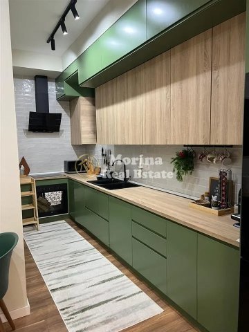 Tirane, jepet me qera apartament 2+1+Ballkon Kati 9, 97 m² 1.500 € (Rruga e Kosovareve)