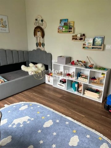 Tirane, jepet me qera apartament 2+1+Ballkon Kati 9, 97 m² 1.500 € (Rruga e Kosovareve)