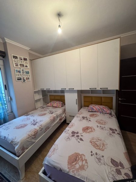 Tirane, jepet me qera apartament 2+1+parkim Kati 2, 90 m² 500 € (Astir prane Wellit)