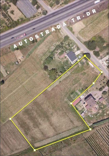 Durres, jap me qera toke 9.700 m² 0.10 Euro/m2 (Autostrada Tirane Durres)