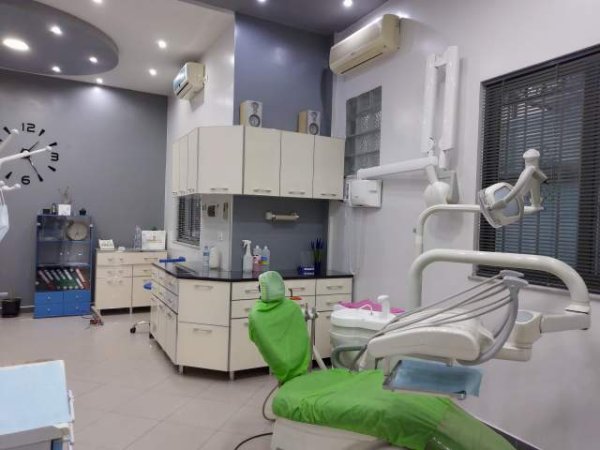 Tirane, jap me qera Kabinet Dentar 39.000 Leke