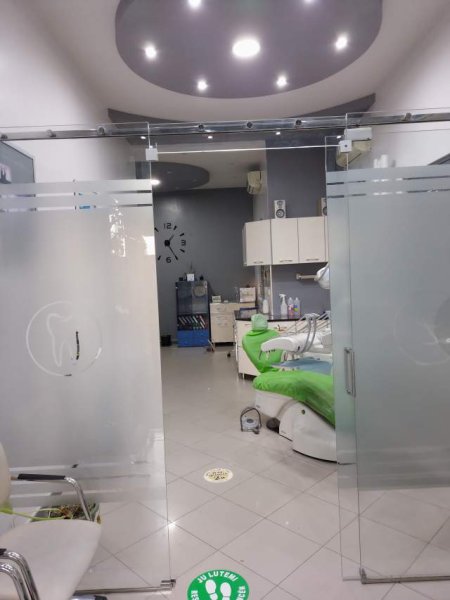 Tirane, jap me qera Kabinet Dentar 39.000 Leke