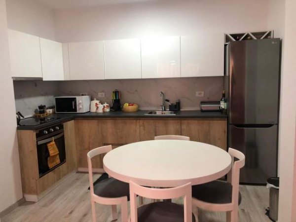 Tirane, shes Vile 3 Katshe 293 m² 280.000 Euro (5maj)
