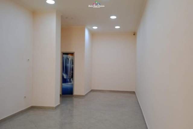 Tirane, shes dyqan Kati 0, 38 m² 130.000 Euro (9 katshet)