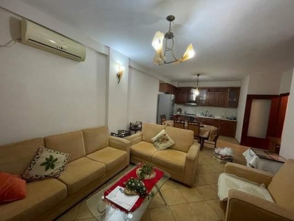 Tirane, jepet me qera apartament 2+1+Ballkon Kati 4, 94 m² 450 € (Gjimnazi Cajupi , Pediatria)