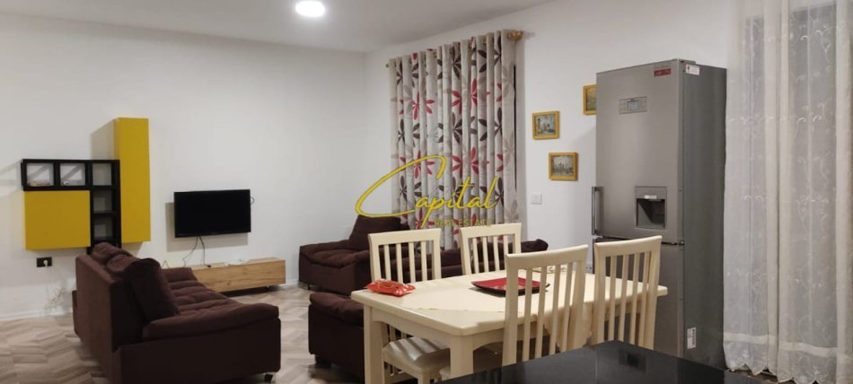 Tirane, jepet me qera apartament 2+1 Kati 5, 110 m² 500 € (RRUGA 5 MAJI)