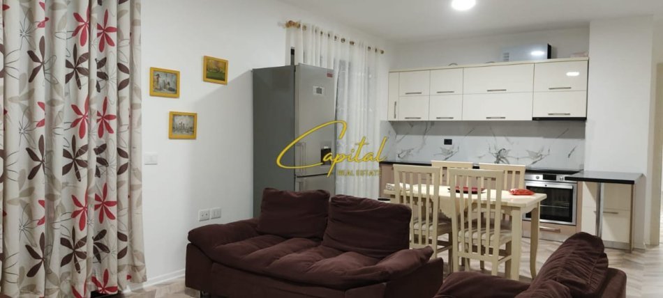 Tirane, jepet me qera apartament 2+1 Kati 5, 110 m² 500 € (RRUGA 5 MAJI)
