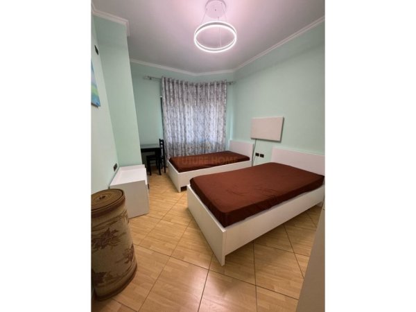 Shqiperi, jepet me qera 2+1 Kati 3, 109 m² 600 € (prane Viva Market, Don Bosko)