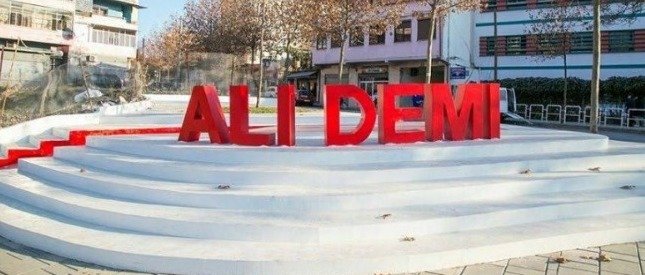 Tirane, jepet me qera apartament 2+1 Kati 3, 85 m² 500 € (Ali Demi)