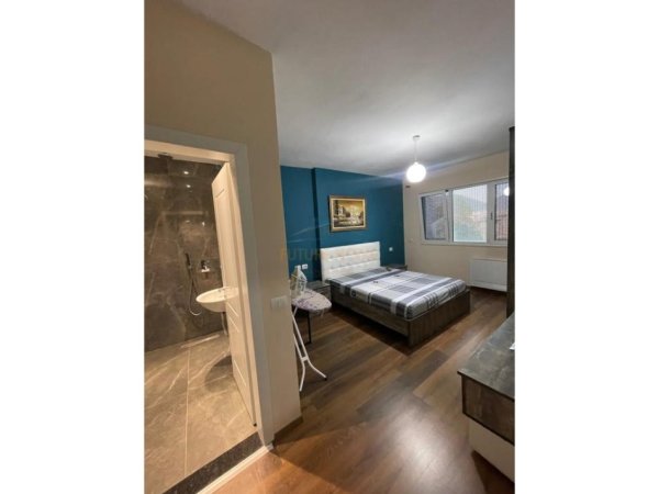 Tirane, jepet me qera 2+1 Kati 2, 100 m² 800 € (tek Kompleksi Mateo ,Kopshti Zoologjik,Tirane)