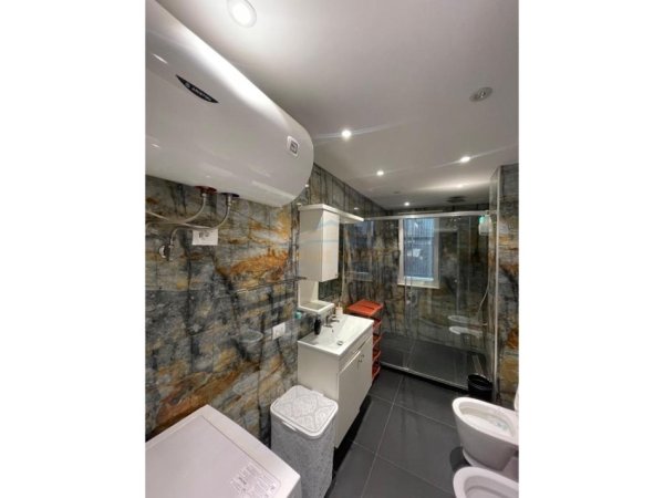 Tirane, jepet me qera 2+1 Kati 2, 100 m² 800 € (tek Kompleksi Mateo ,Kopshti Zoologjik,Tirane)