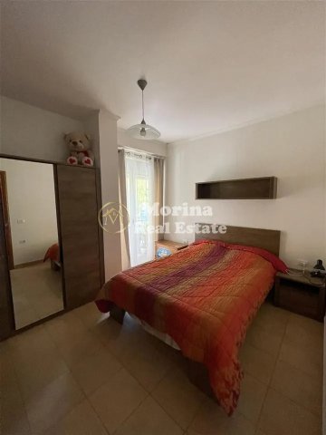 Tirane, jepet me qera apartament 2+1 Kati 3, 100 m² 800 € (Liqeni i Thate)