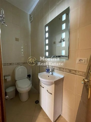 Tirane, jepet me qera apartament 2+1 Kati 3, 100 m² 800 € (Liqeni i Thate)