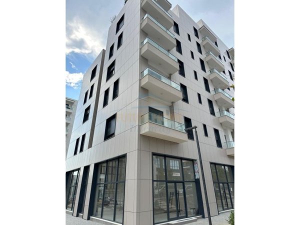Shitet, Apartament 2+1, Porcelan, Tiranë.