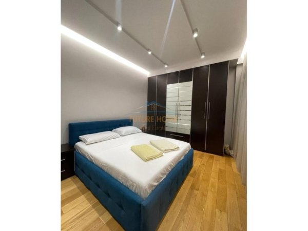 Tirane, jepet me qera apartament 2+1 Kati 5, 140 m² 1200 € (farmacia 10)