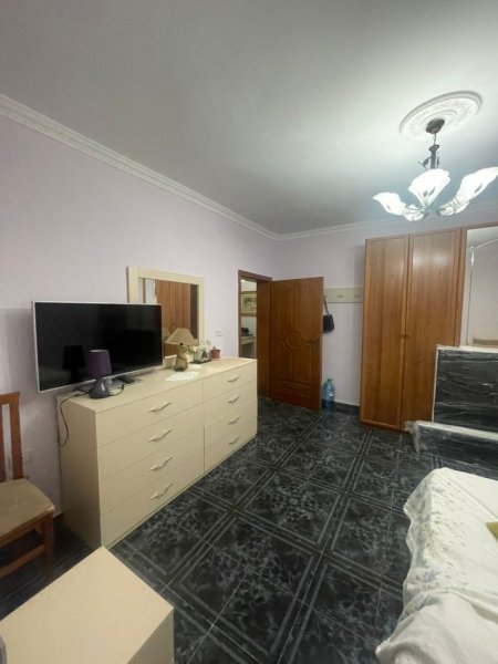 Tirane, jepet me qera shtepi 2+1 Kati 1, 90 m² 500 € (21 Dhjetori , Inxhinieria)