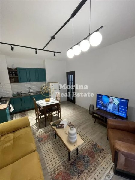 Tirane, jepet me qera apartament 1+1 Kati 4, 65 m² 600 € (Rruga e Dibres)