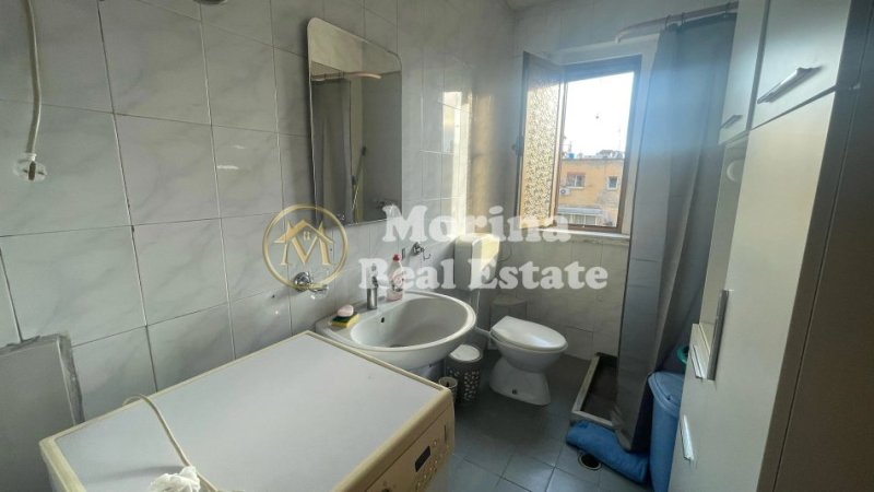 Tirane, jepet me qera apartament 2+1+Ballkon Kati 5, 75 m² 550 € (21 Dhjetori)