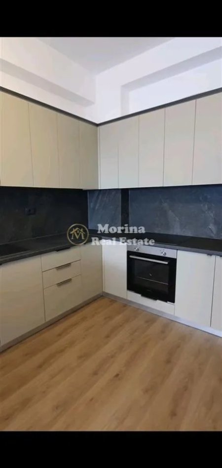 Tirane, jepet me qera apartament 1+1+Ballkon Kati 5, 65 m² 400 € (Ali Demi___ Rezidenca Kaimi)