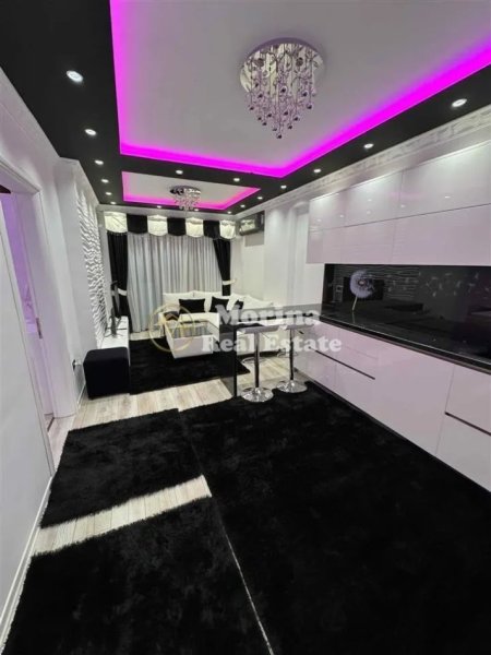 Tirane, jepet me qera apartament 2+1 Kati 4, 95 m² 500 € (Fresku- Rruga Muhamet Deliu)