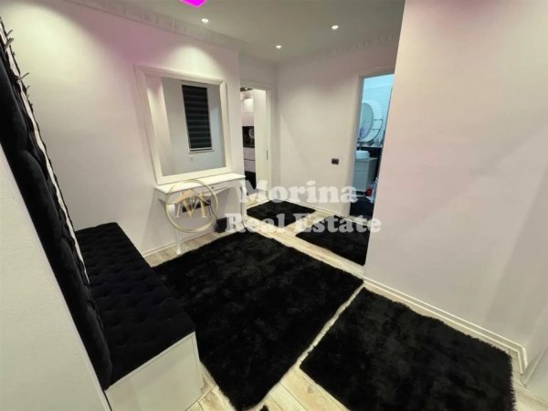 Tirane, jepet me qera apartament 2+1 Kati 4, 95 m² 500 € (Fresku- Rruga Muhamet Deliu)