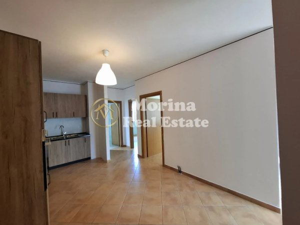 Tirane, jepet me qera apartament 2+1 Kati 2, 109 m² 300 € (Fresku)