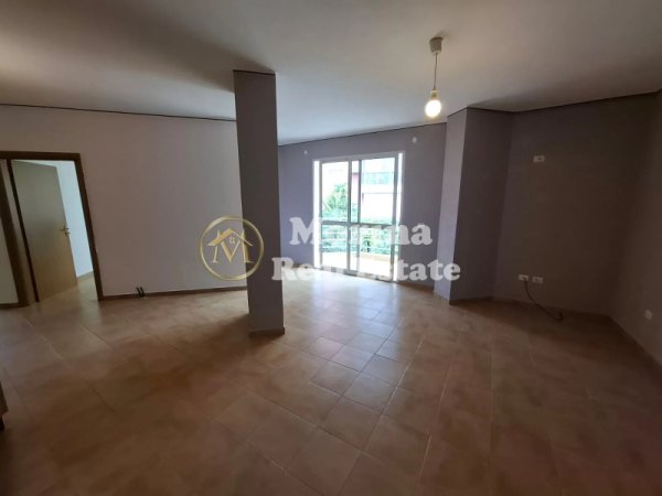 Tirane, jepet me qera apartament 2+1 Kati 2, 109 m² 300 € (Fresku)