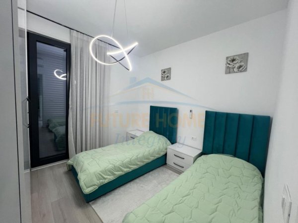 Tirane, shitet apartament 2+1 Kati 4, 72 m² (Porcelan)