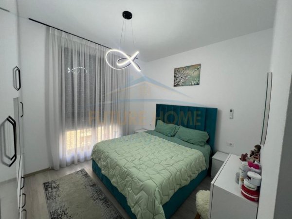 Tirane, shitet apartament 2+1 Kati 4, 72 m² (Porcelan)