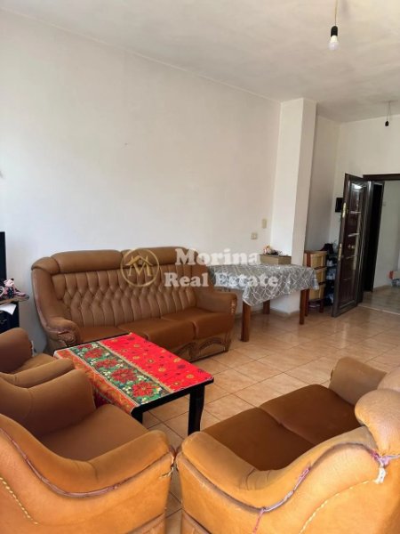 Tirane, jepet me qera apartament 2+1+Ballkon Kati 4, 75 m² 400 € (Rruga 5 Maji)