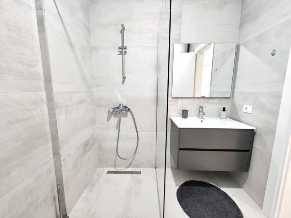 Shitet : 2+1+2wc + 1 GARAZH (Extra Cmim) 📍Liqeni Thatë - Kompleksi Fz  (230,000€) 100% i Ri