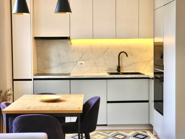 Shitet : 2+1+2wc + 1 GARAZH (Extra Cmim) 📍Liqeni Thatë - Kompleksi Fz  (230,000€) 100% i Ri