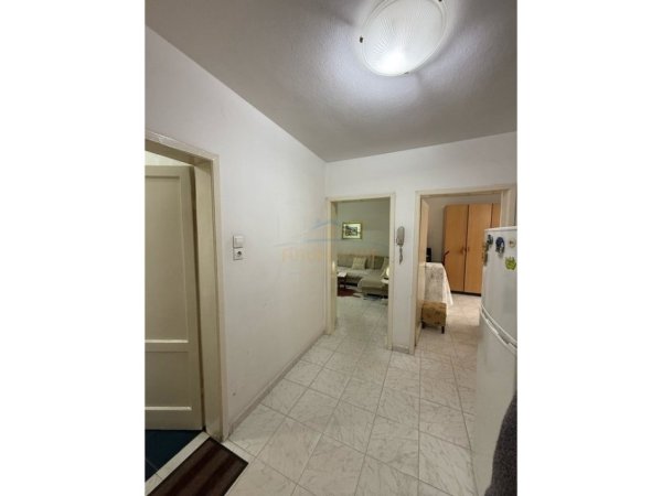 Tirane, jepet me qera apartament 3+1 Kati 2, 91 m² 650 € (zonen e Xhamllikut, Tiranë.)
