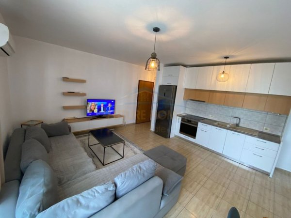 Tirane, jepet me qera apartament 2+1 Kati 3, 90 m² 600 € (Kodrës së Diellit, pranë Eleonorës)