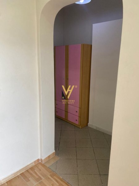 Tirane, jepet me qera shtepi 1+1+Ballkon Kati 0, 65 m² 350 € (PORCELAN)