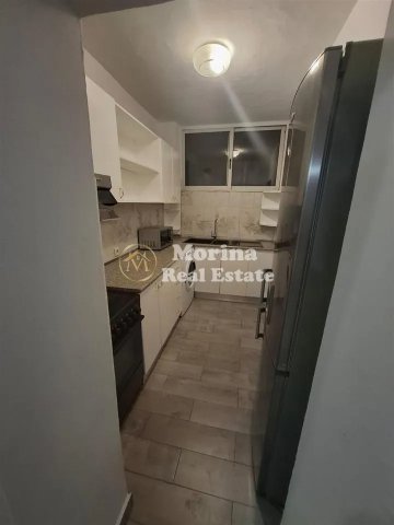 Tirane, jepet me qera apartament 2+1 Kati 4, 105 m² 550 € (Ali Demi)