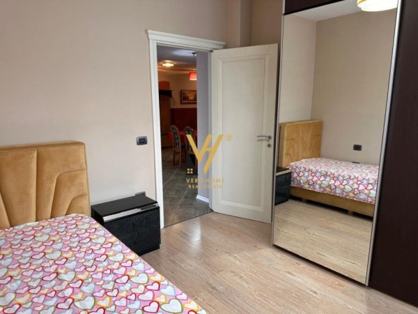 Tirane, jepet me qera apartament 2+1+Ballkon Kati 1, 82 m² 750 € (SELITE)