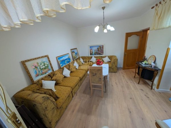 Tirane, jepet me qera apartament 2+1 Kati 5, 100 m² 550 € (Rruga e barrikadave)