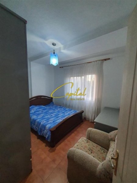 Tirane, jepet me qera apartament 2+1 Kati 4, 80 m² 480 € (LAPRAKE)