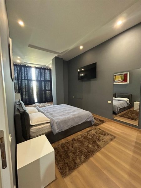 Tirane, jepet me qera apartament 1+1 Kati 1, 120 m² 650 € (Rruga Peti , Liqeni i Thate)