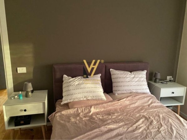 Tirane, jepet me qera apartament 1+1+Ballkon Kati 6, 115 m² 800 € (rruga e barrikadave)