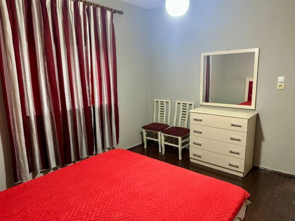 Tirane, jepet me qera apartament 2+1+Ballkon Kati 4, 75 m² 550 € (Ali Demi , Shkolla 1 Maj)