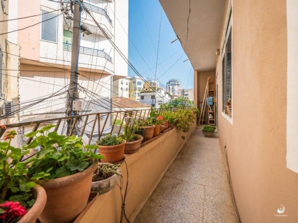 Shitet, Vilë 3-Katëshe, Te Bulevardi "Epidamn" , Durrës